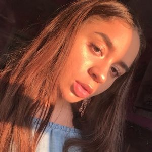 Meet your Posher, Adrianna